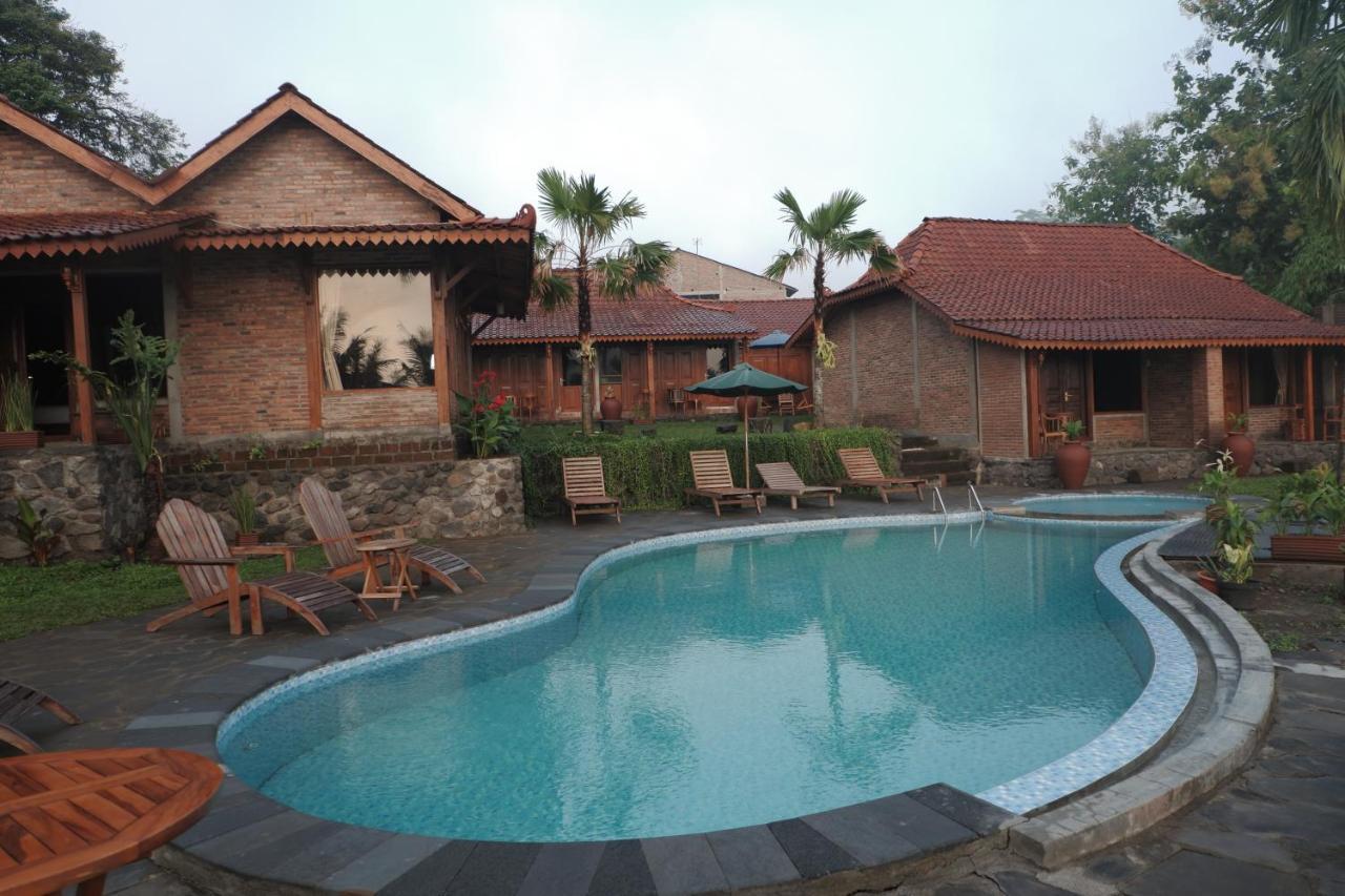 Gopalan Borobudur Hotel Magelang Exterior photo